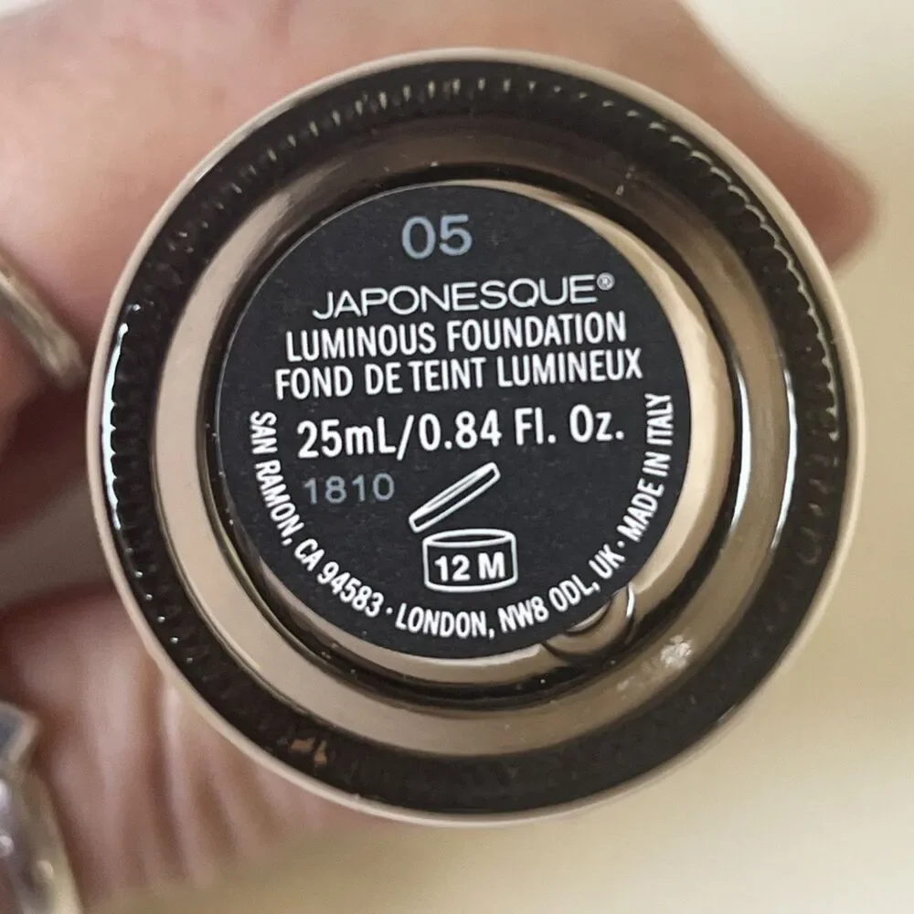 Japonesque Luminous Liquid Foundation Shade 05 Medium NIB 0.84 oz